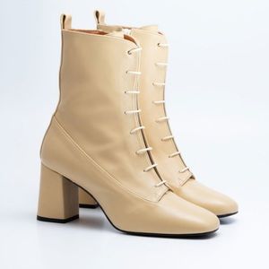 NAGUISA leather boots with zipper and lace tie in stunning ecru color